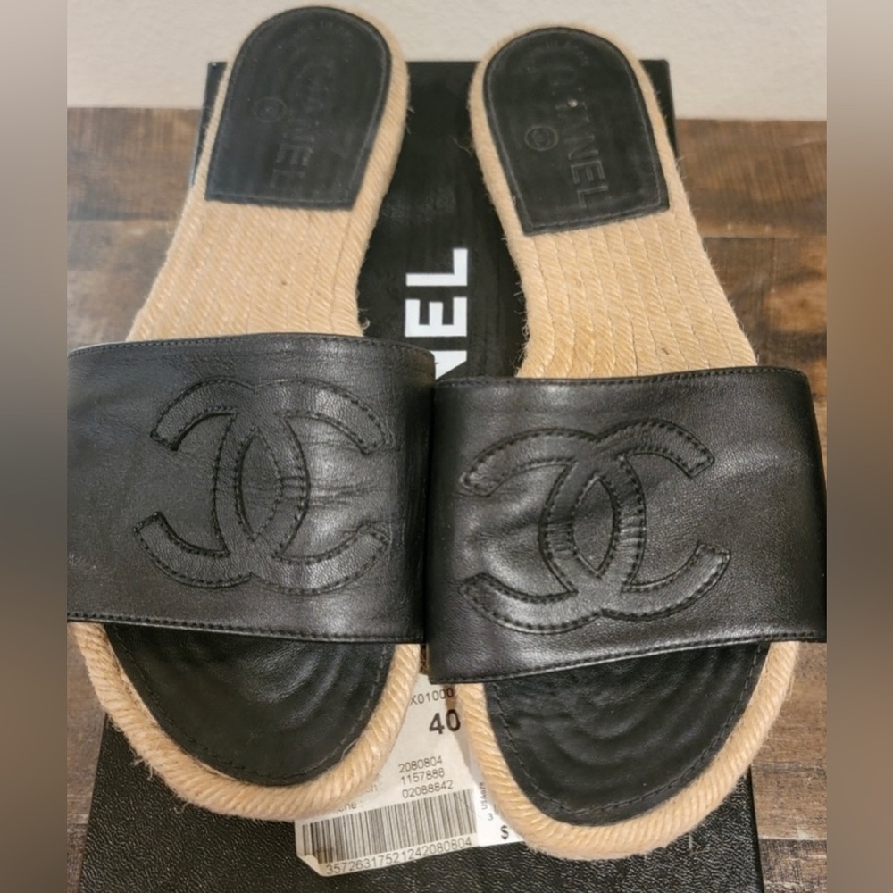 Chanel slippers size 40 usa 8.5-9